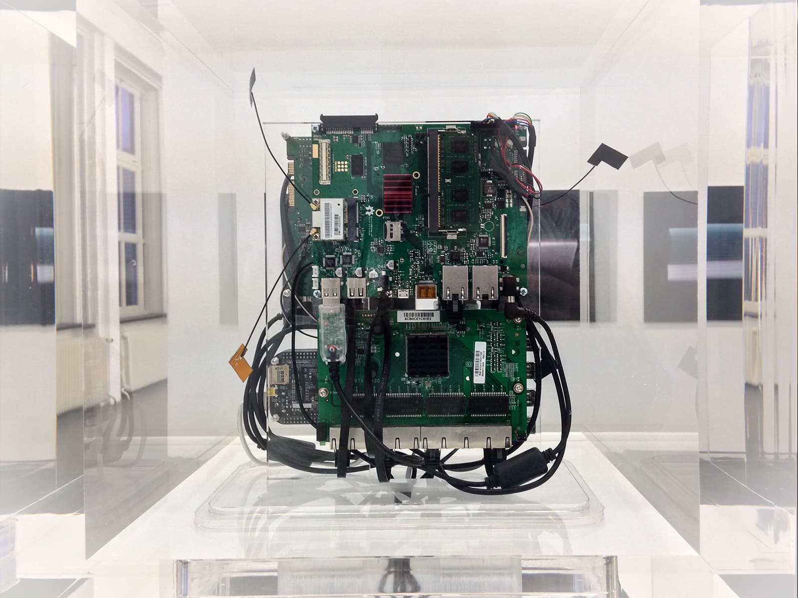 Autonomy Cube (Trevor Paglen, Jacob Appelbaum)