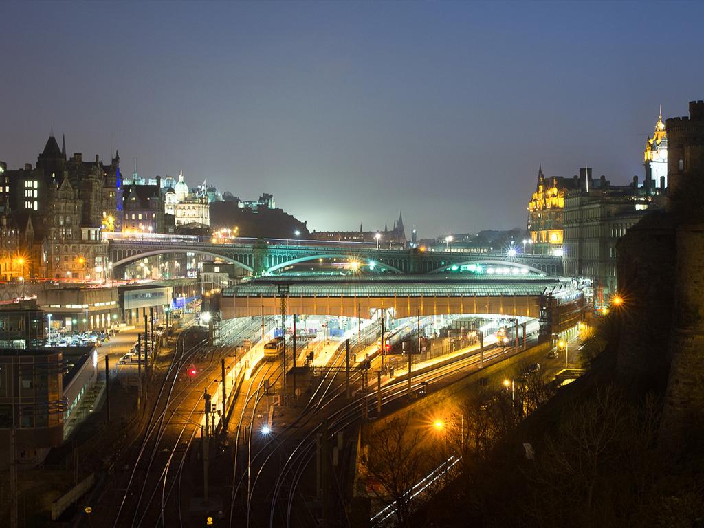 Edinburgh by night