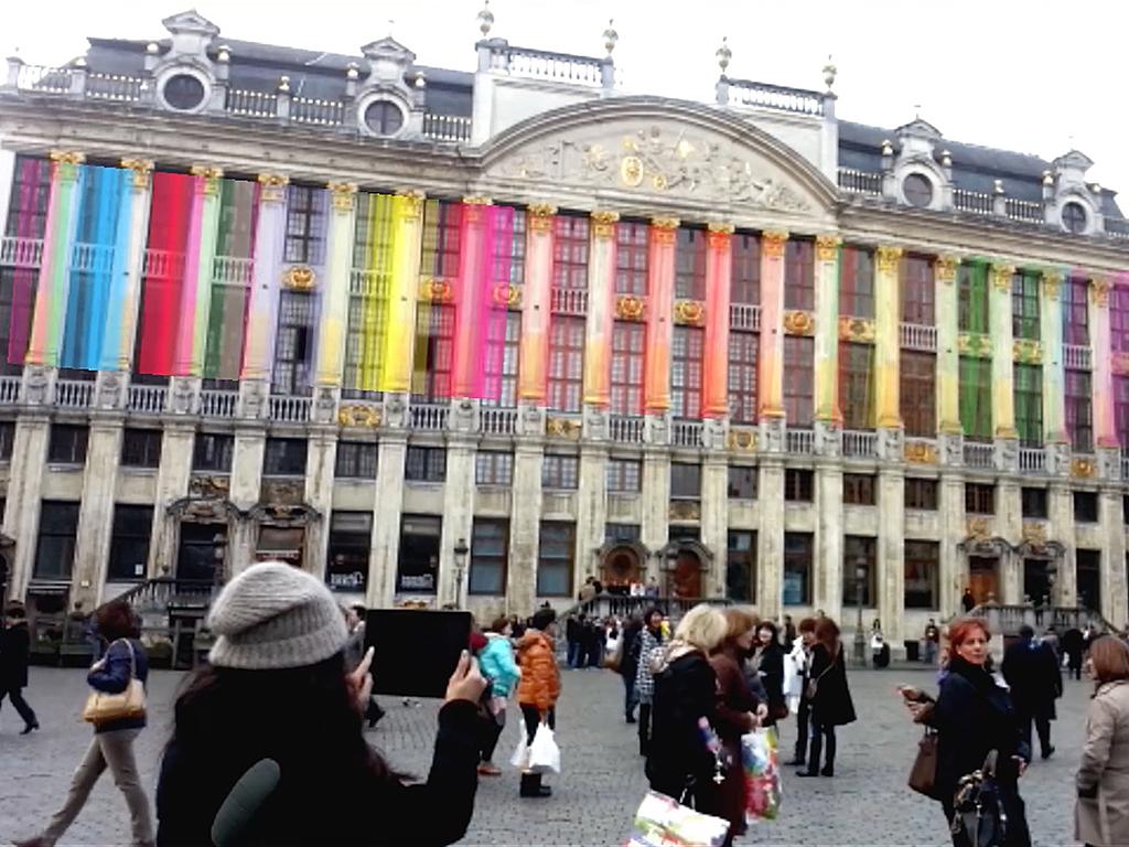 Grand Place Takeover