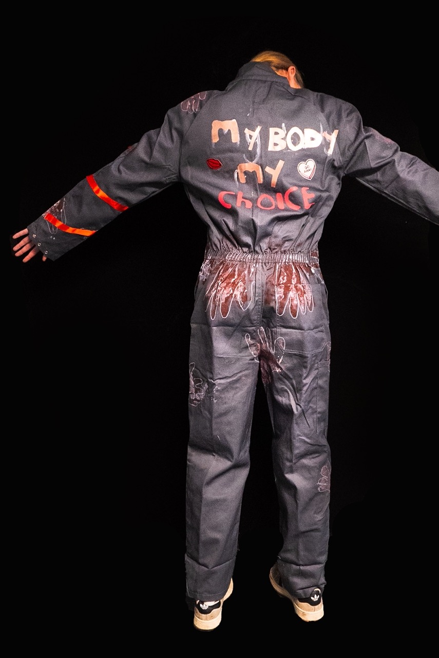 Uniform met statement: my body my choice.