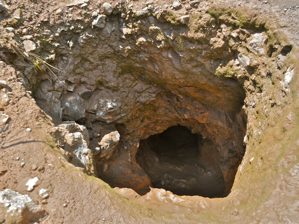 Tunnel for cobalt ore