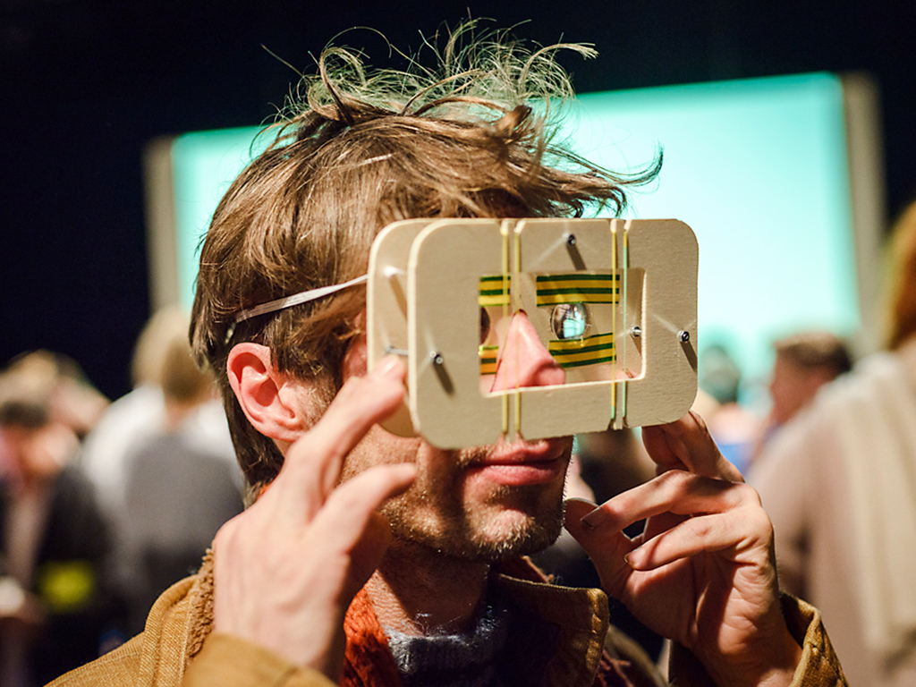 VR Stereobril Floortje Zonneveld VR Stereobril Floortje Zonneveld