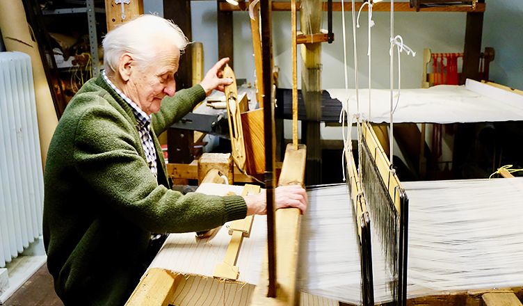 Loom weaving