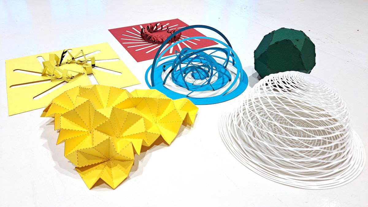 Maken met de lasercutter, foto door studenten Fablab Amsterdam
